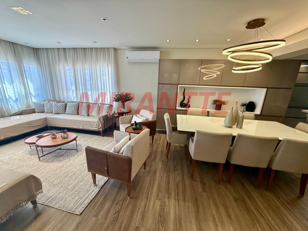 Apartamento de 147m² com 3 quartos em Água Fria