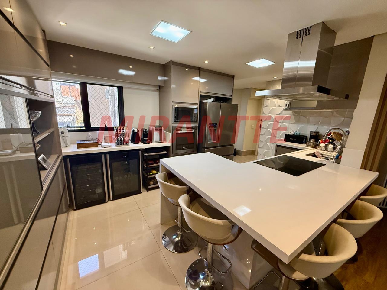 Apartamento de 147m² com 3 quartos em Água Fria