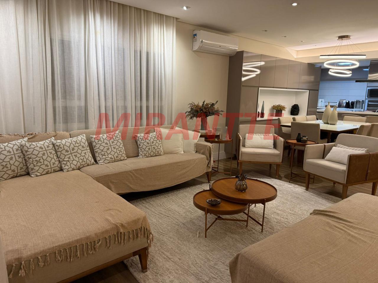 Apartamento de 147m² com 3 quartos em Água Fria