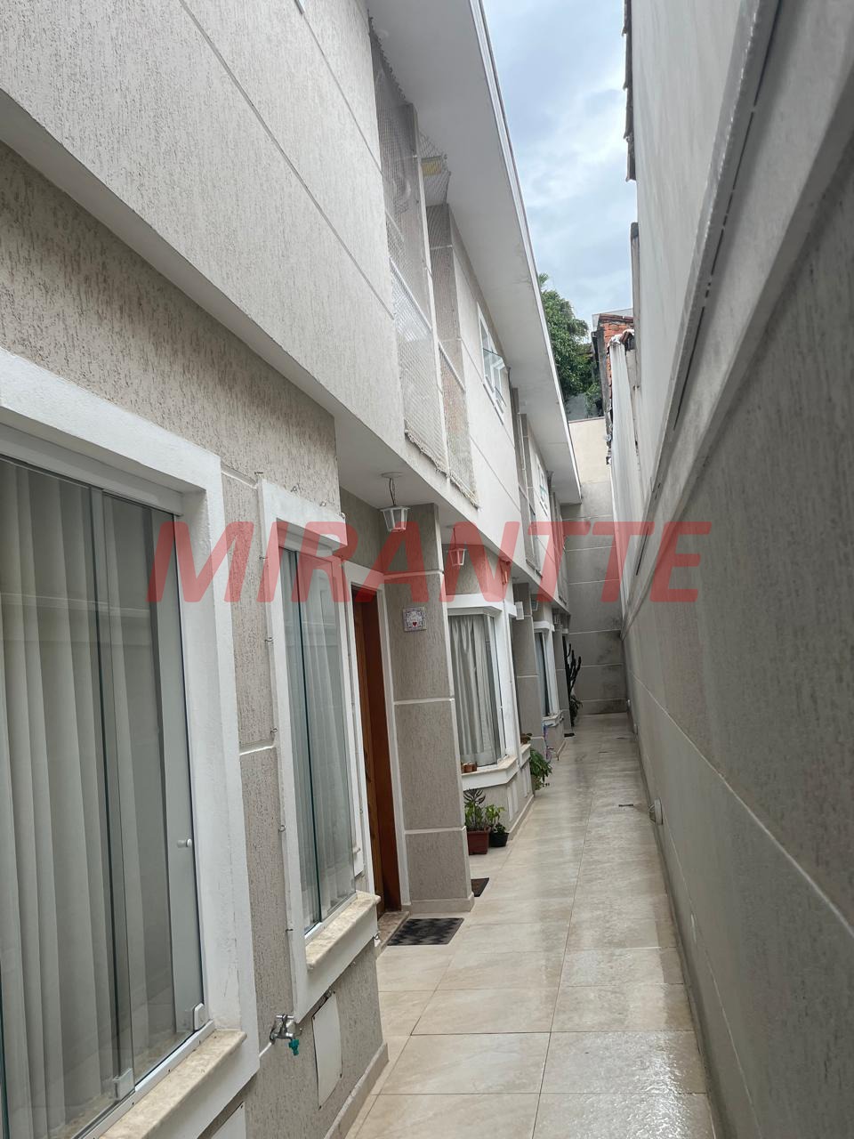 Cond. fechado de 77m² com 2 quartos em Vila Mazzei