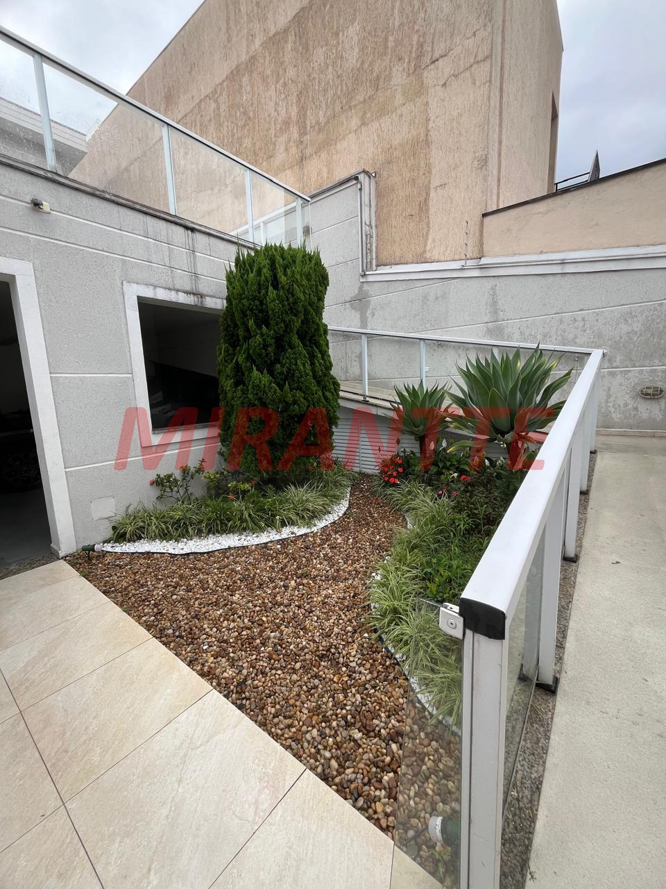 Cond. fechado de 77m² com 2 quartos em Vila Mazzei