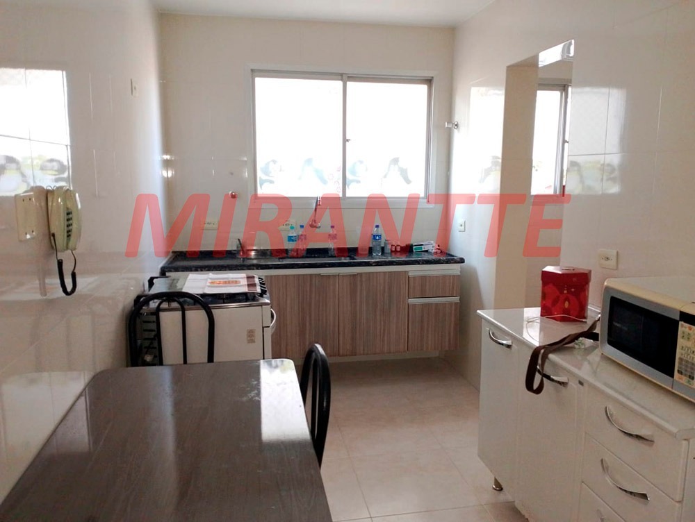 Apartamento de 53m² com 2 quartos em Santa Teresinha