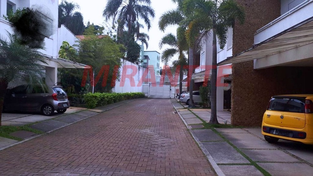 Cond. fechado de 330m² com 4 quartos em Vila Albertina