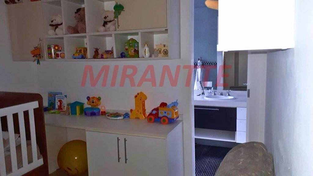 Cond. fechado de 330m² com 4 quartos em Vila Albertina