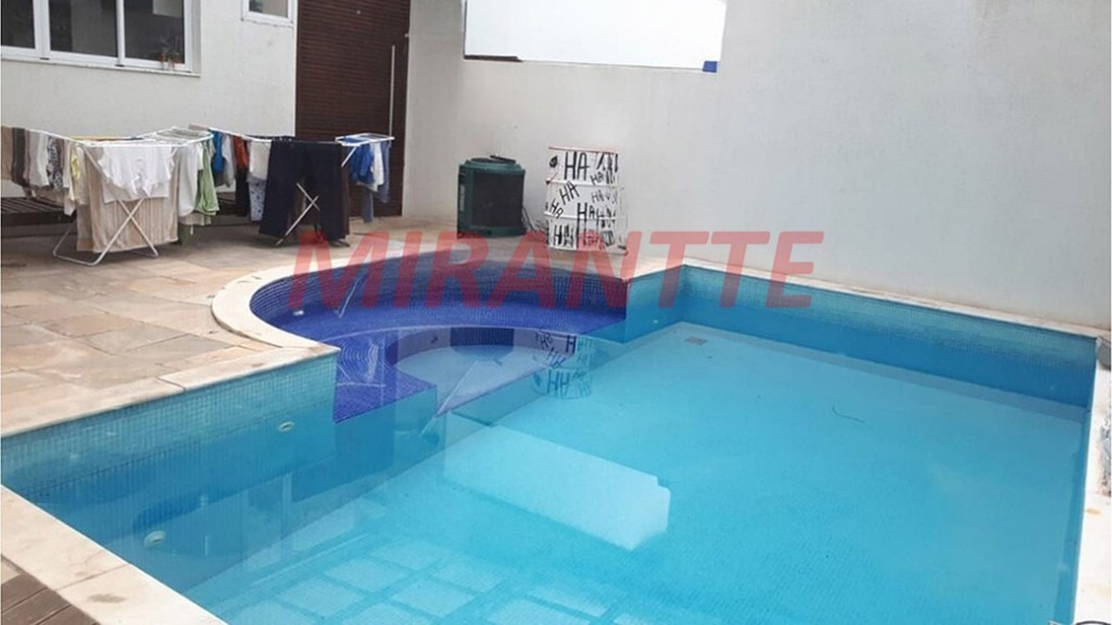 Cond. fechado de 330m² com 4 quartos em Vila Albertina