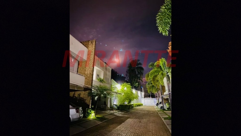 Cond. fechado de 330m² com 4 quartos em Vila Albertina