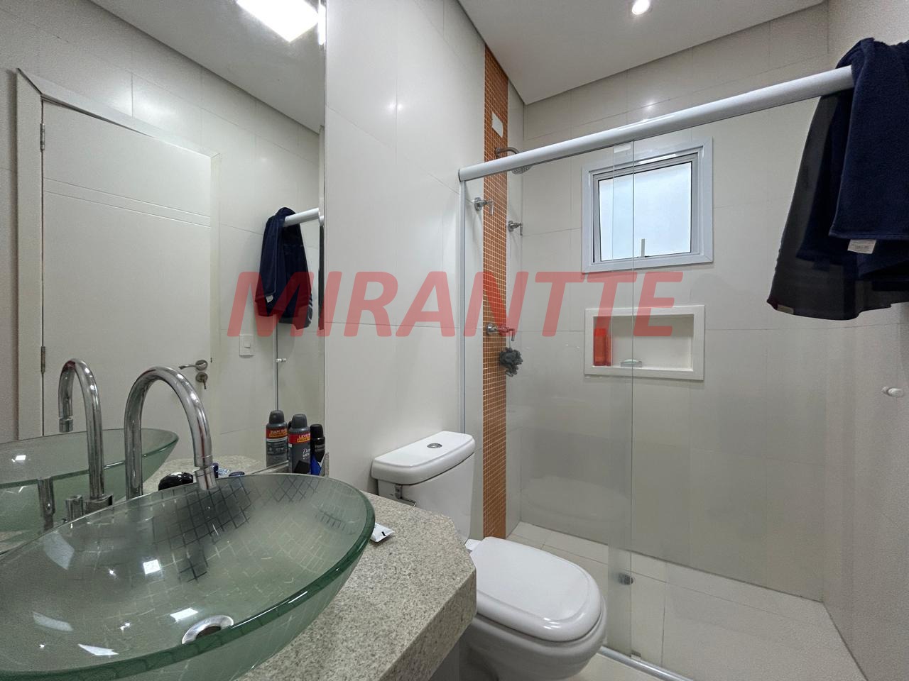 Cond. fechado de 350m² com 4 quartos em Tremembe