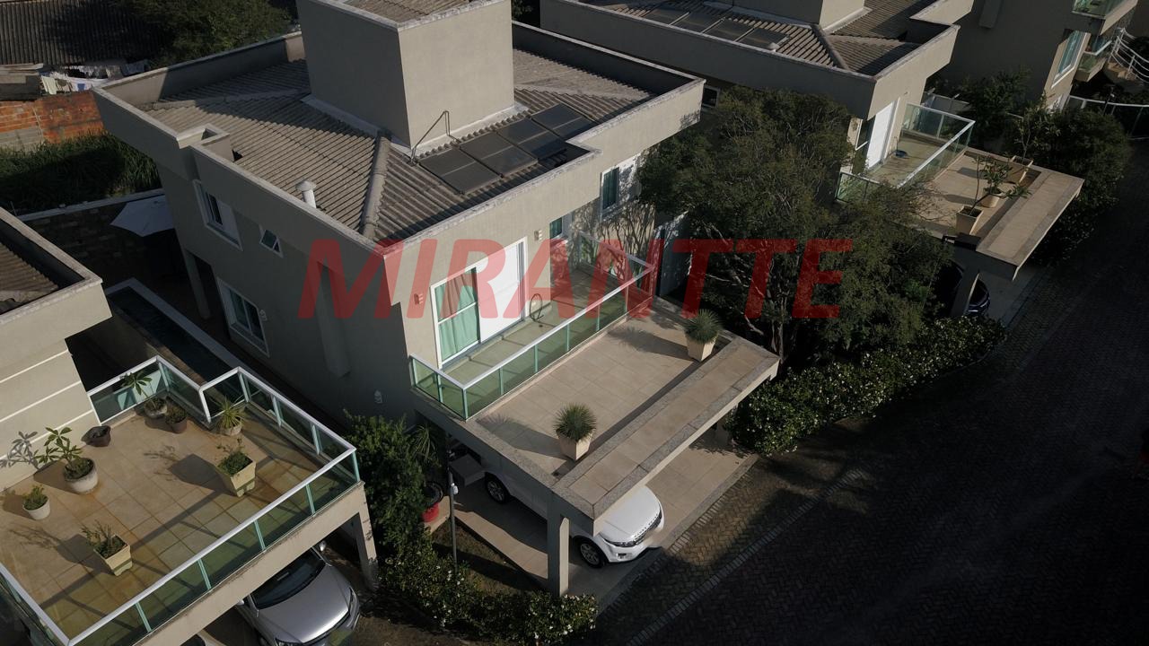 Cond. fechado de 350m² com 4 quartos em Tremembe