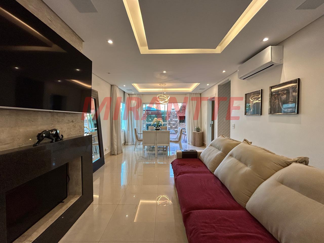 Cond. fechado de 350m² com 4 quartos em Tremembe