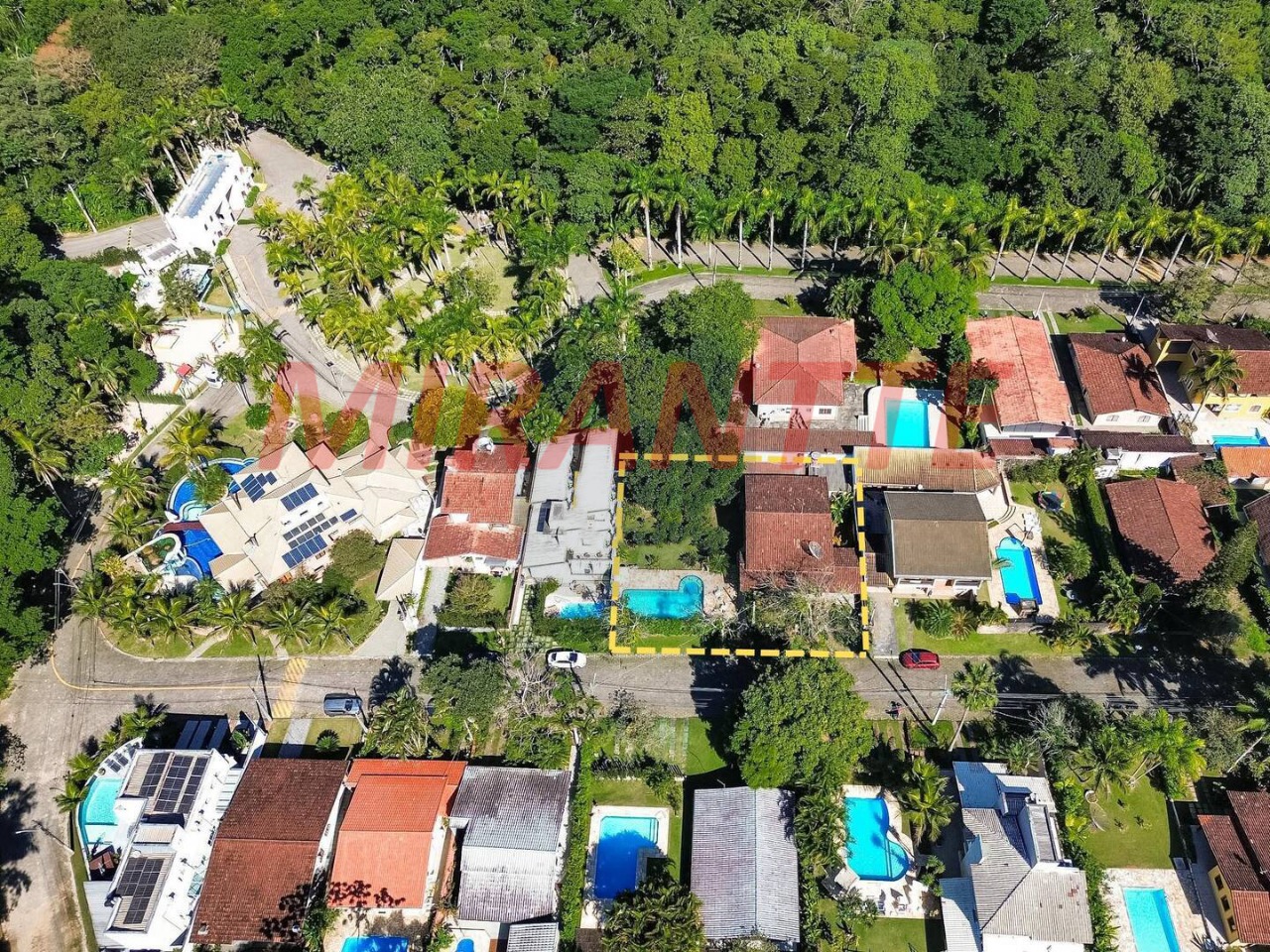 Cond. fechado de 270.07m² com 4 quartos em Massaguaçu