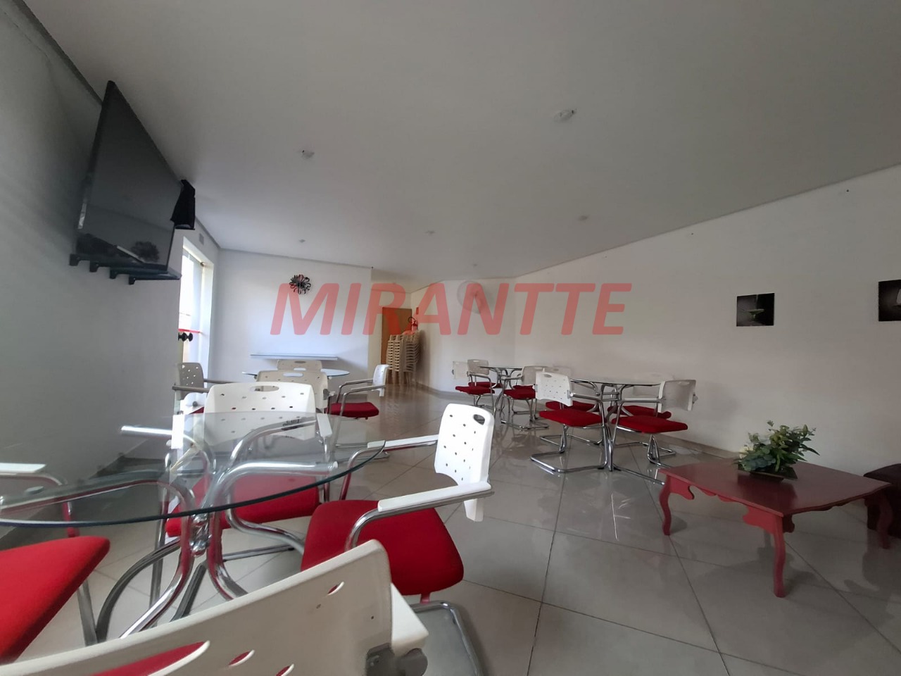 Apartamento de 64m² com 2 quartos em Santa Teresinha