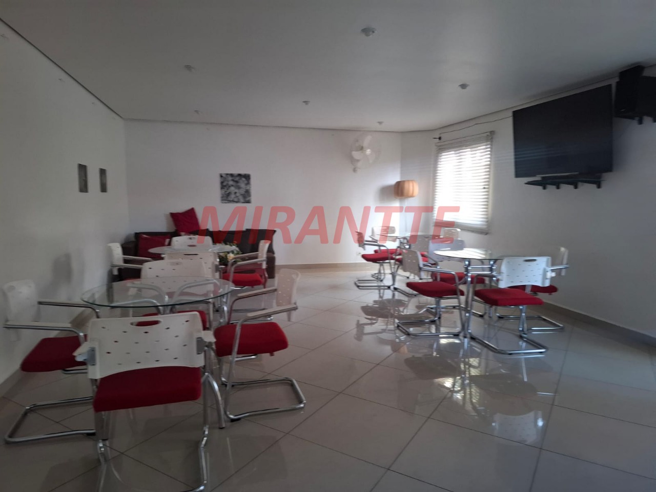 Apartamento de 64m² com 2 quartos em Santa Teresinha