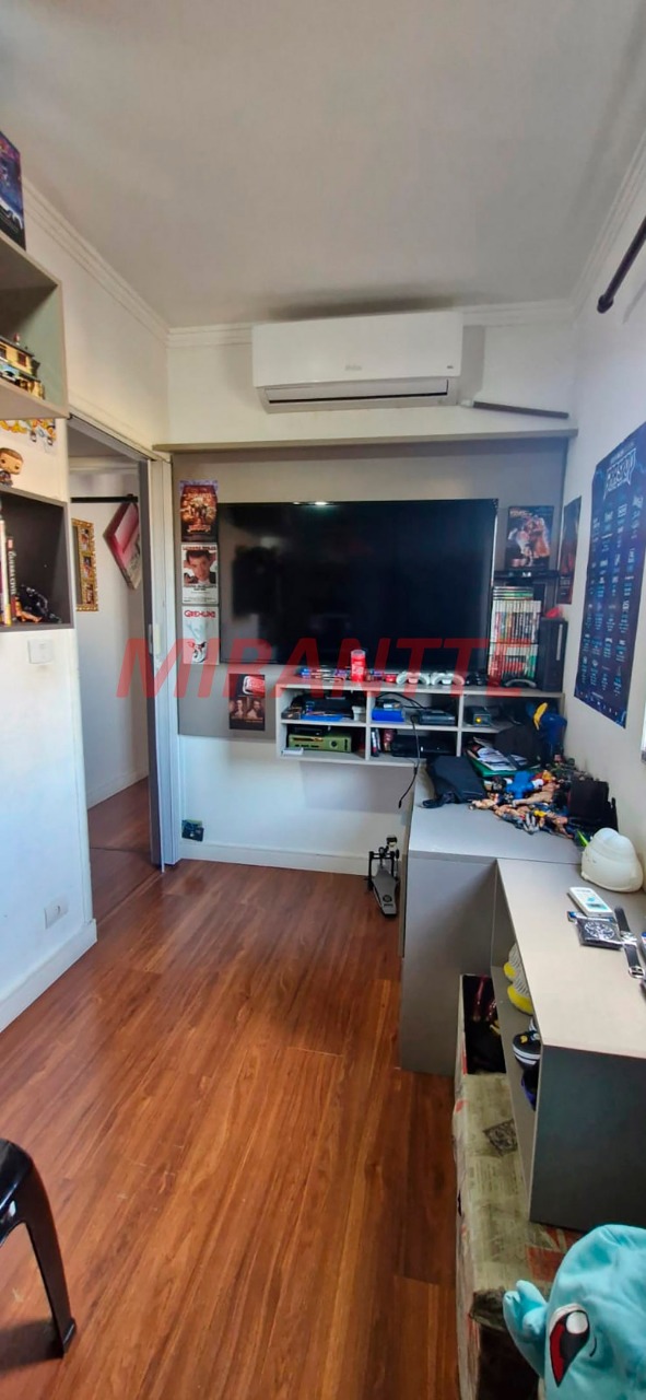 Sobrado de 200m² com 5 quartos em Vila Nivi