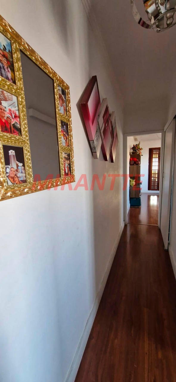Sobrado de 200m² com 5 quartos em Vila Nivi