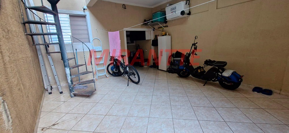 Sobrado de 200m² com 5 quartos em Vila Nivi