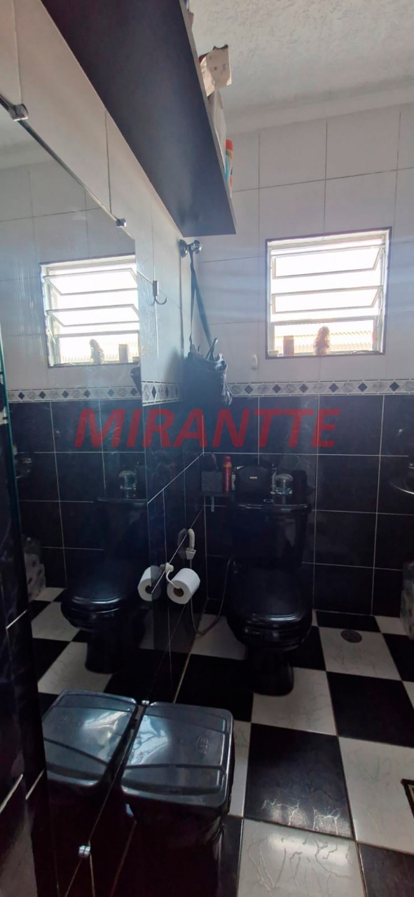 Sobrado de 200m² com 5 quartos em Vila Nivi