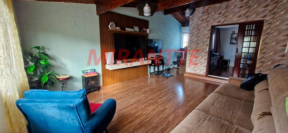 Sobrado de 200m² com 5 quartos em Vila Nivi
