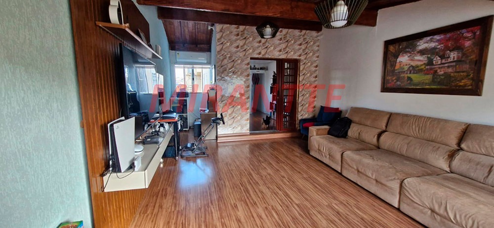Sobrado de 200m² com 5 quartos em Vila Nivi