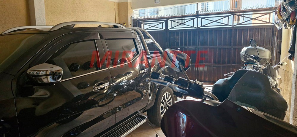 Sobrado de 200m² com 5 quartos em Vila Nivi
