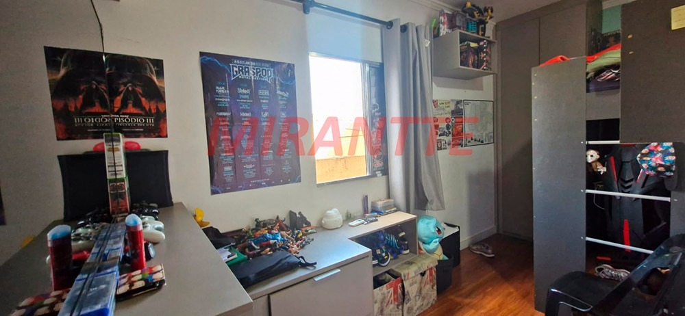Sobrado de 200m² com 5 quartos em Vila Nivi
