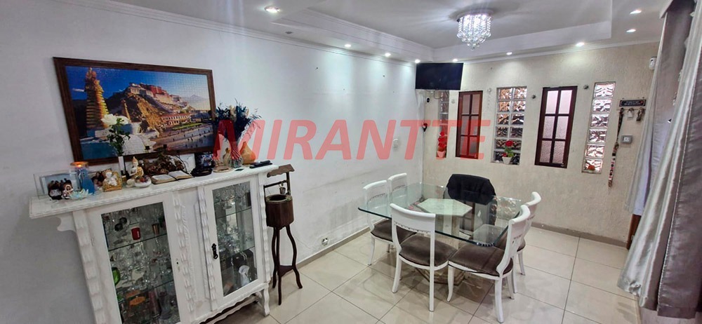 Sobrado de 200m² com 5 quartos em Vila Nivi