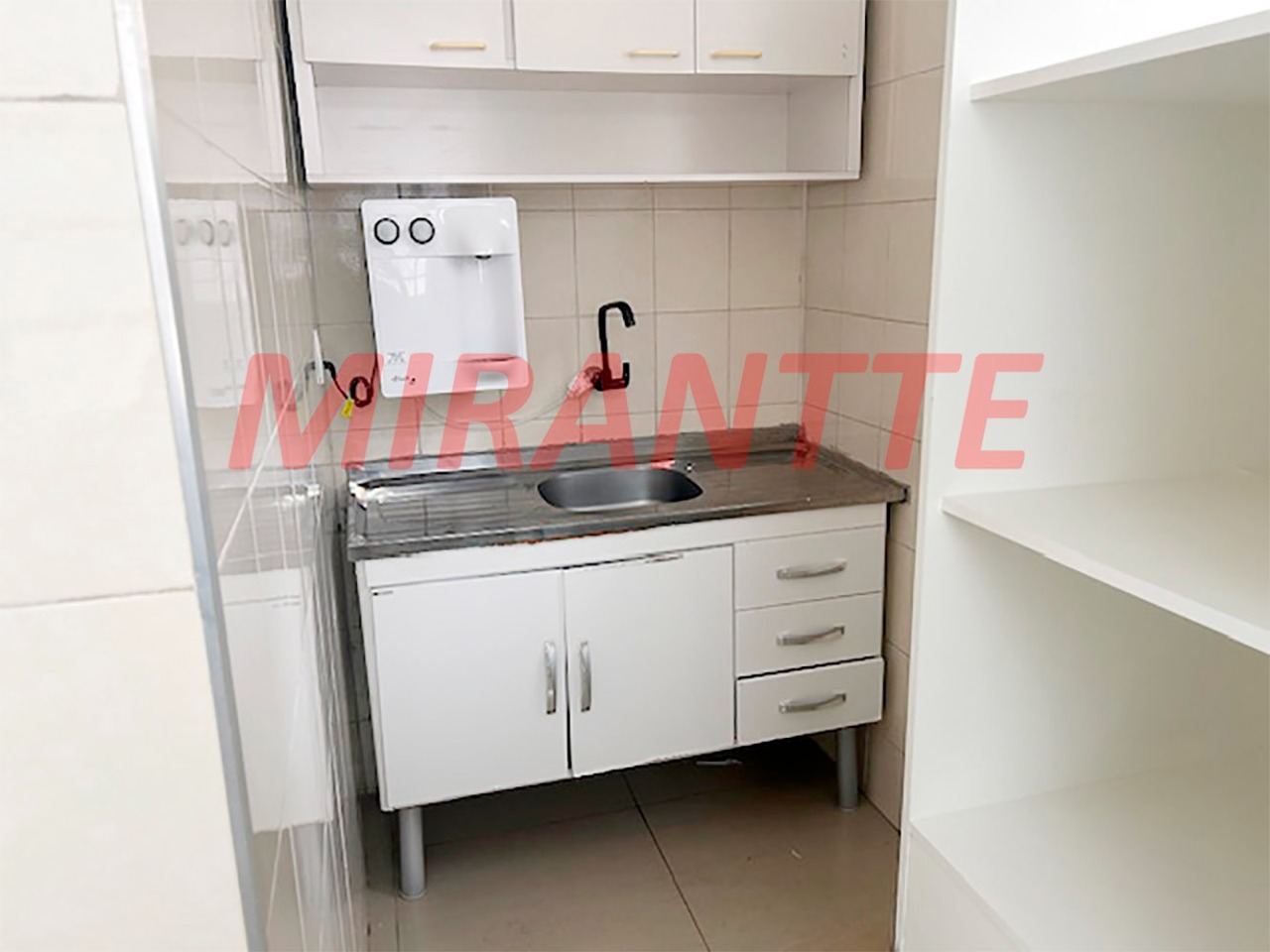 Comercial de 180m² em Santana