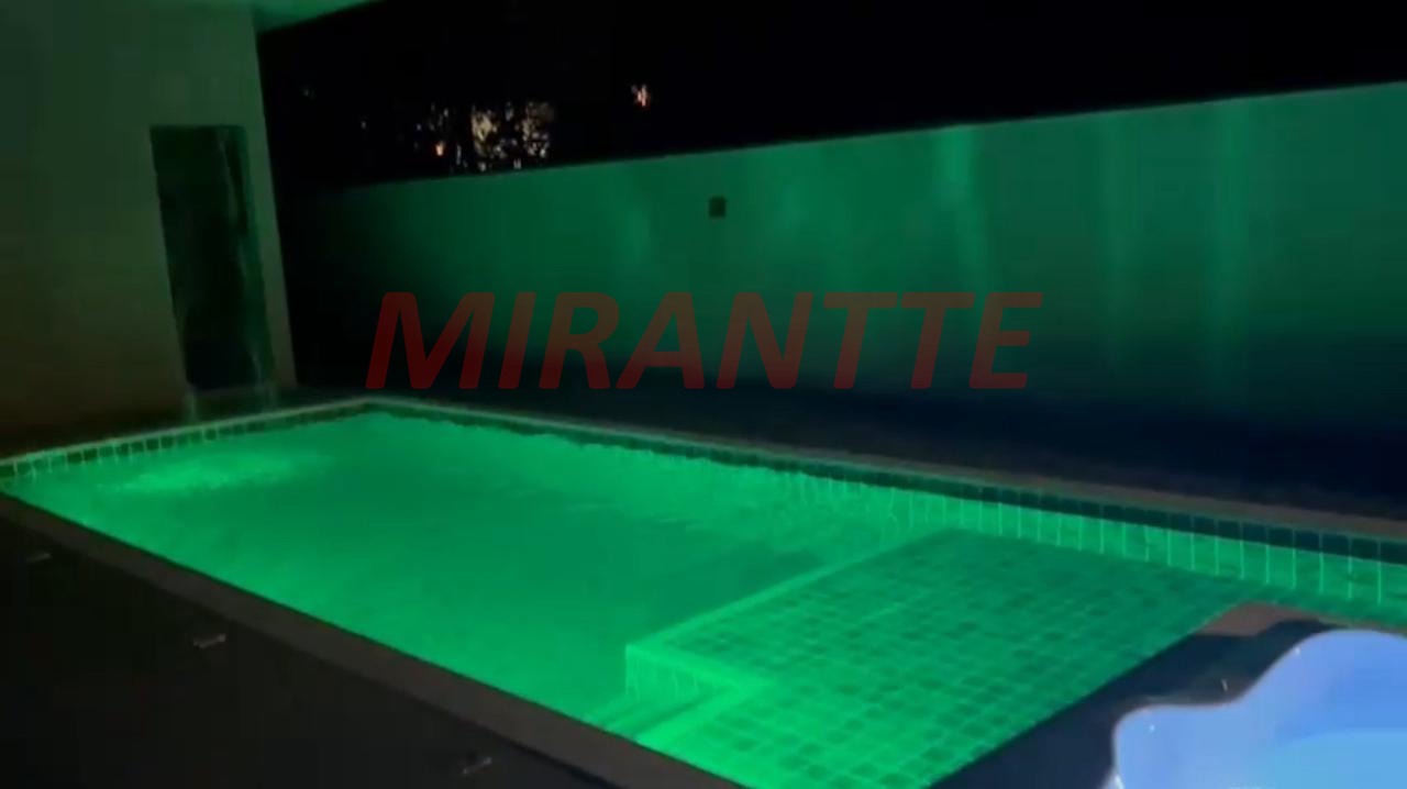 Cond. fechado de 174m² com 4 quartos em Ninho Verde II