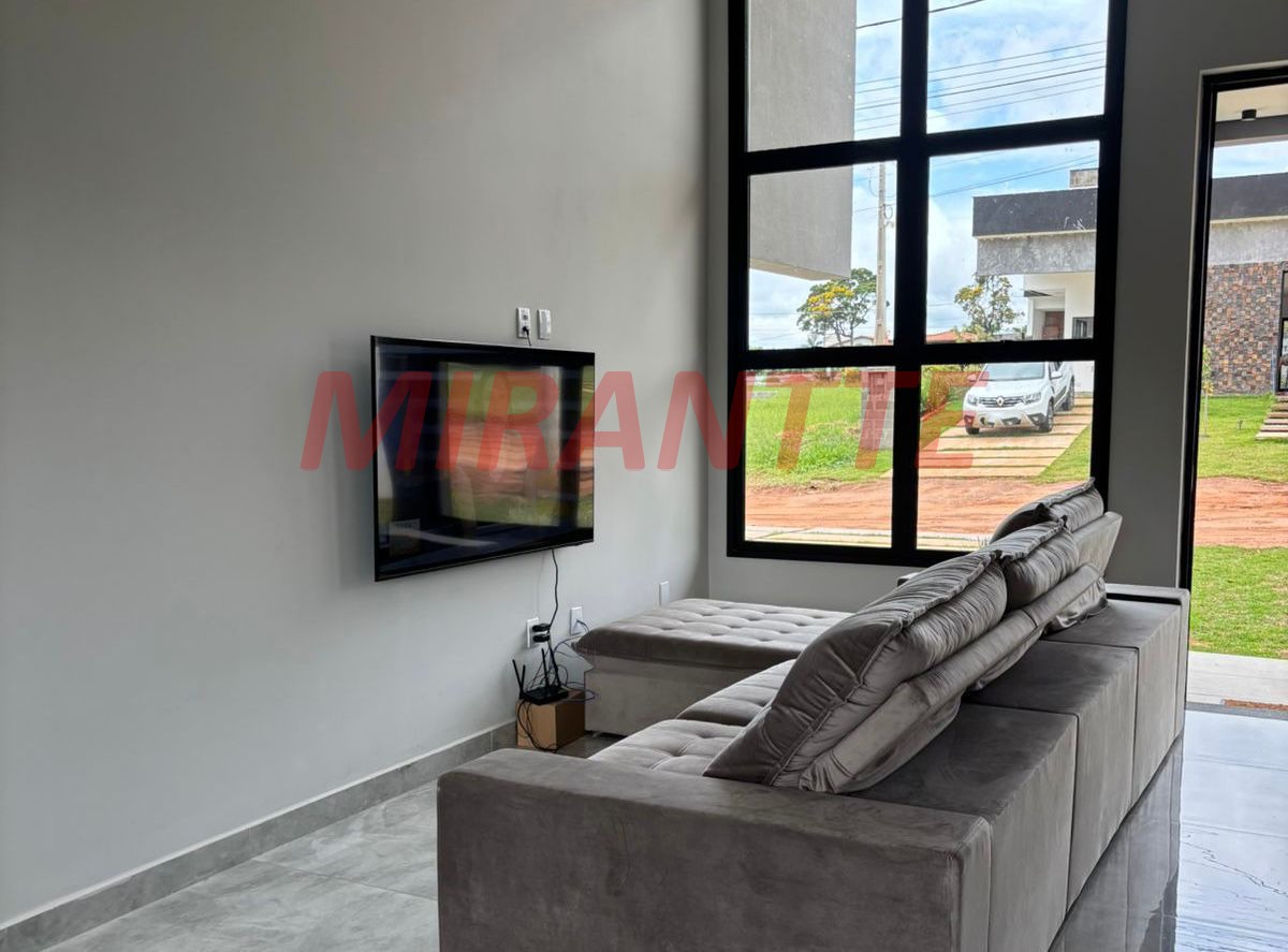 Cond. fechado de 174m² com 4 quartos em Ninho Verde II
