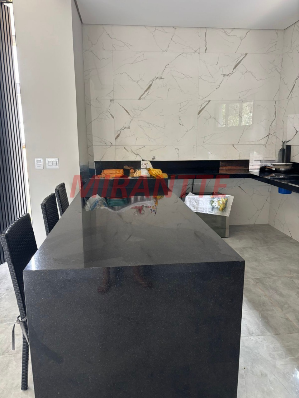 Cond. fechado de 174m² com 4 quartos em Ninho Verde II