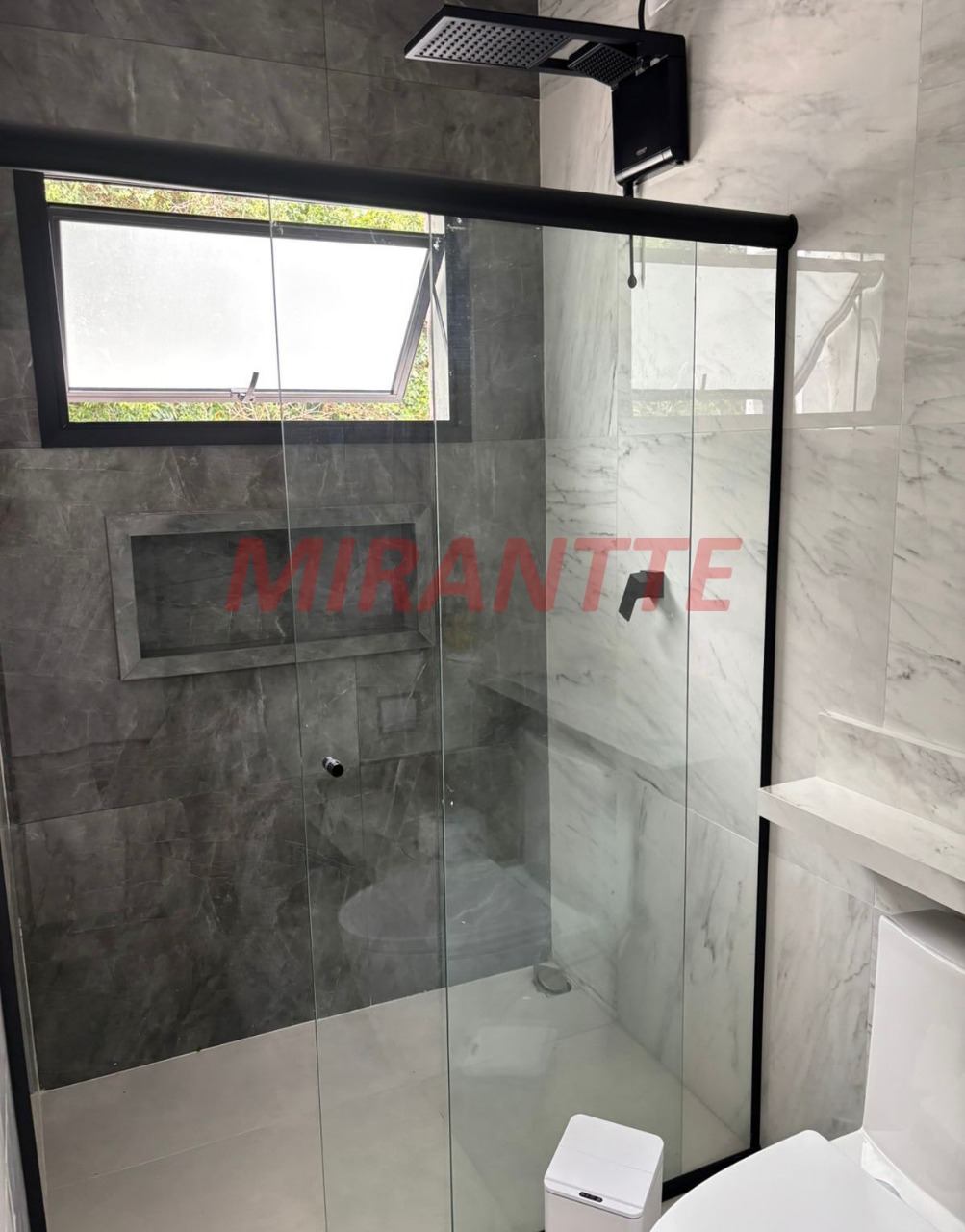 Cond. fechado de 174m² com 4 quartos em Ninho Verde II