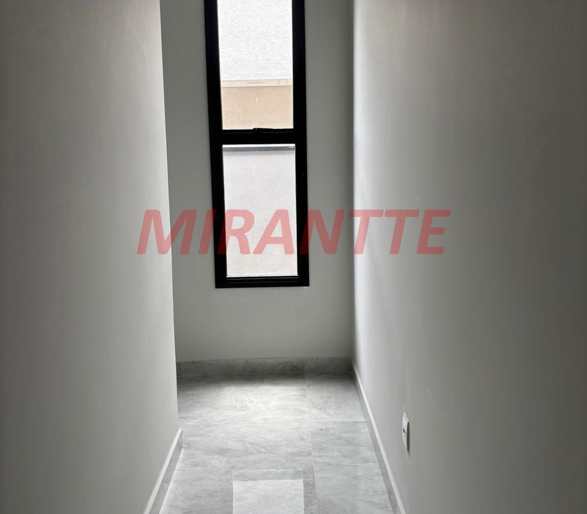 Cond. fechado de 174m² com 4 quartos em Ninho Verde II