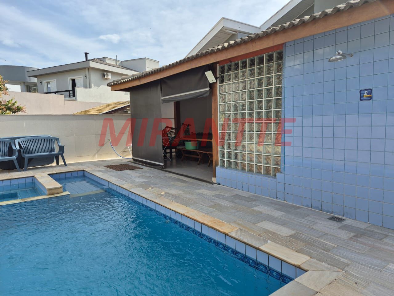 Cond. fechado de 235m² com 3 quartos em Condomínio Reserva da Serra