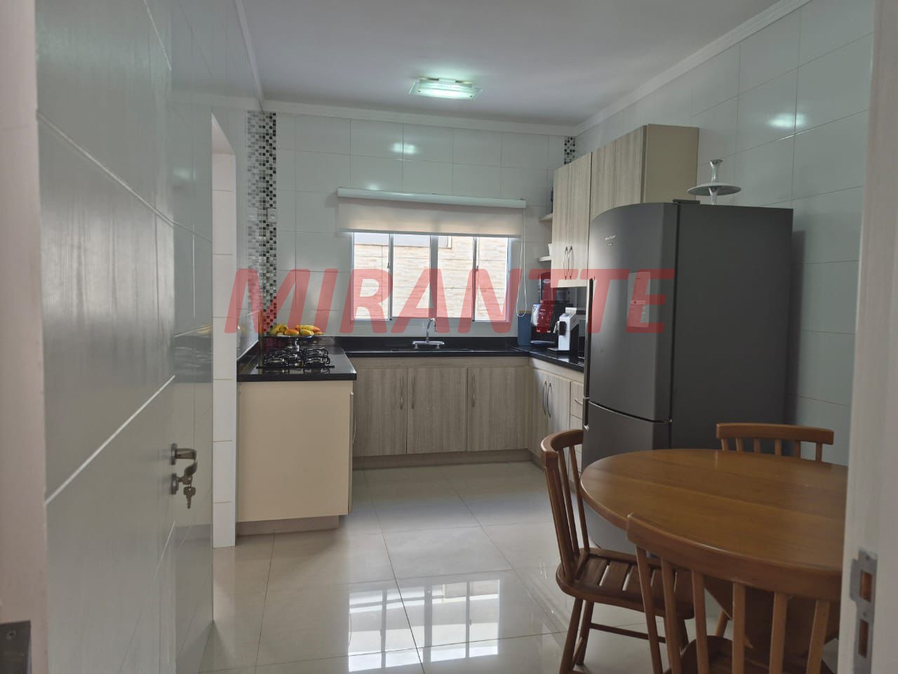 Cond. fechado de 235m² com 3 quartos em Condomínio Reserva da Serra