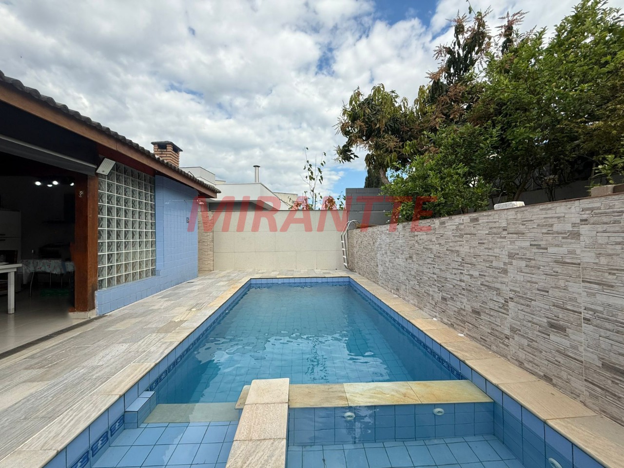 Cond. fechado de 235m² com 3 quartos em Condomínio Reserva da Serra