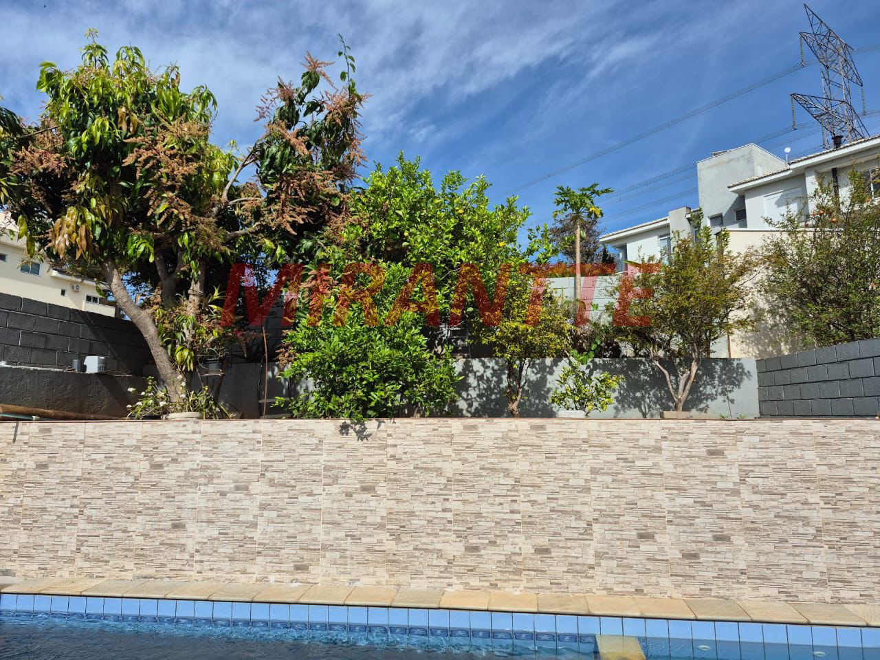 Cond. fechado de 235m² com 3 quartos em Condomínio Reserva da Serra
