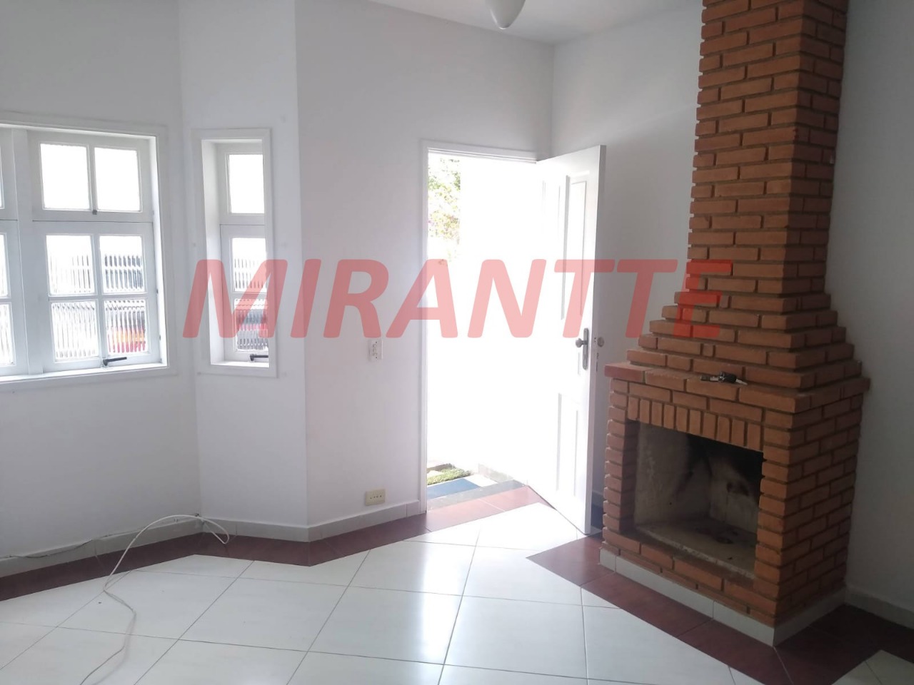 Cond. fechado de 72m² com 2 quartos em Jardim Leonor Mendes De Barros