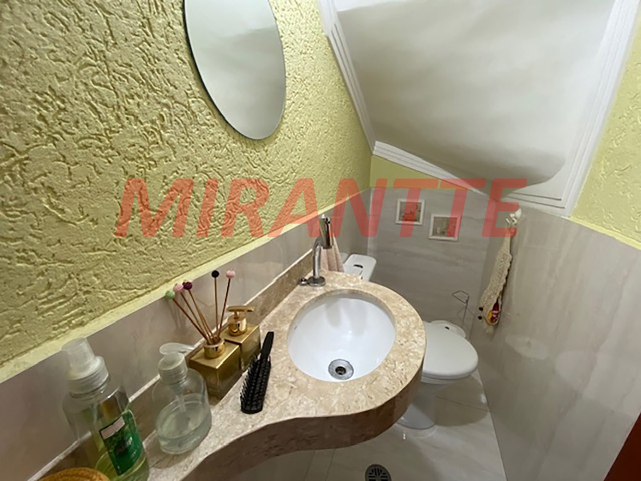 Cond. fechado de 74m² com 2 quartos em Imirim