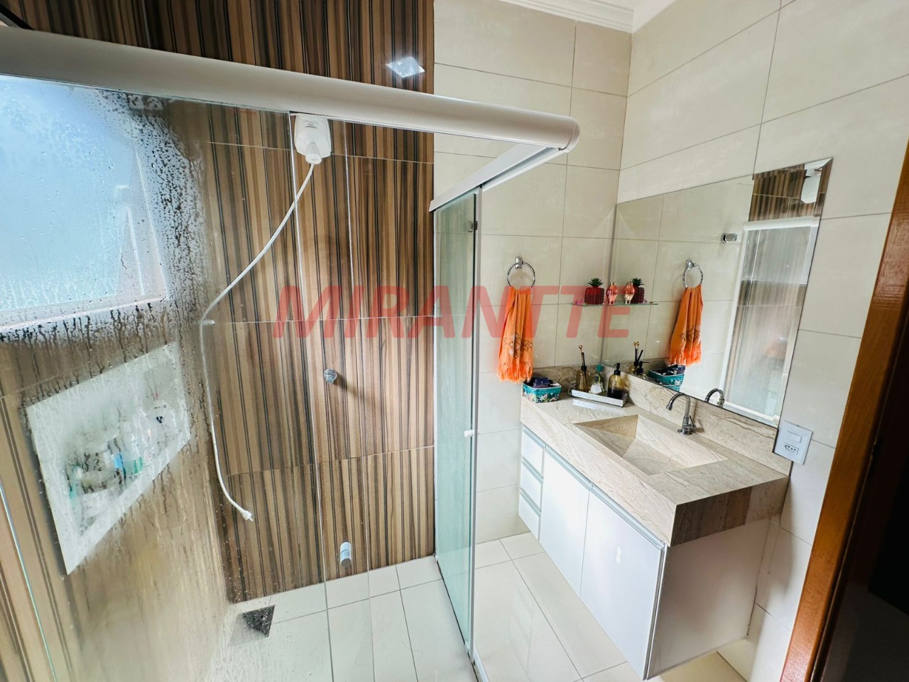 Cond. fechado de 148m² com 3 quartos em Canjica (Terra Preta)