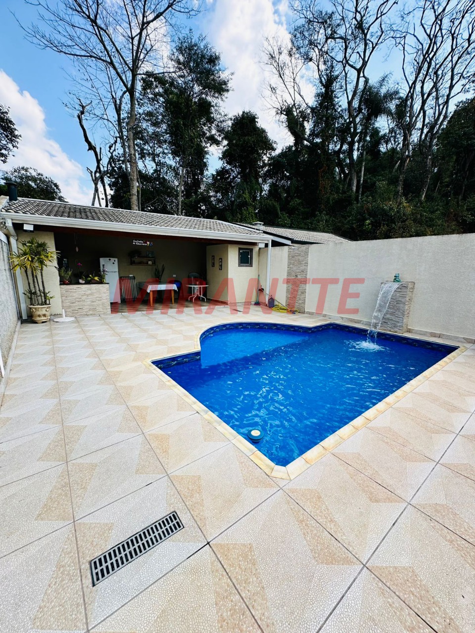 Cond. fechado de 148m² com 3 quartos em Canjica (Terra Preta)