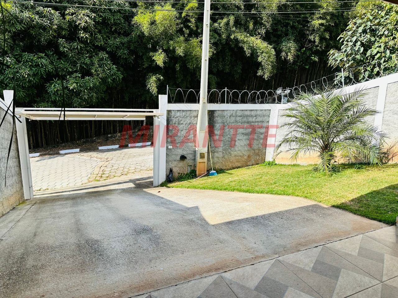 Cond. fechado de 148m² com 3 quartos em Canjica (Terra Preta)