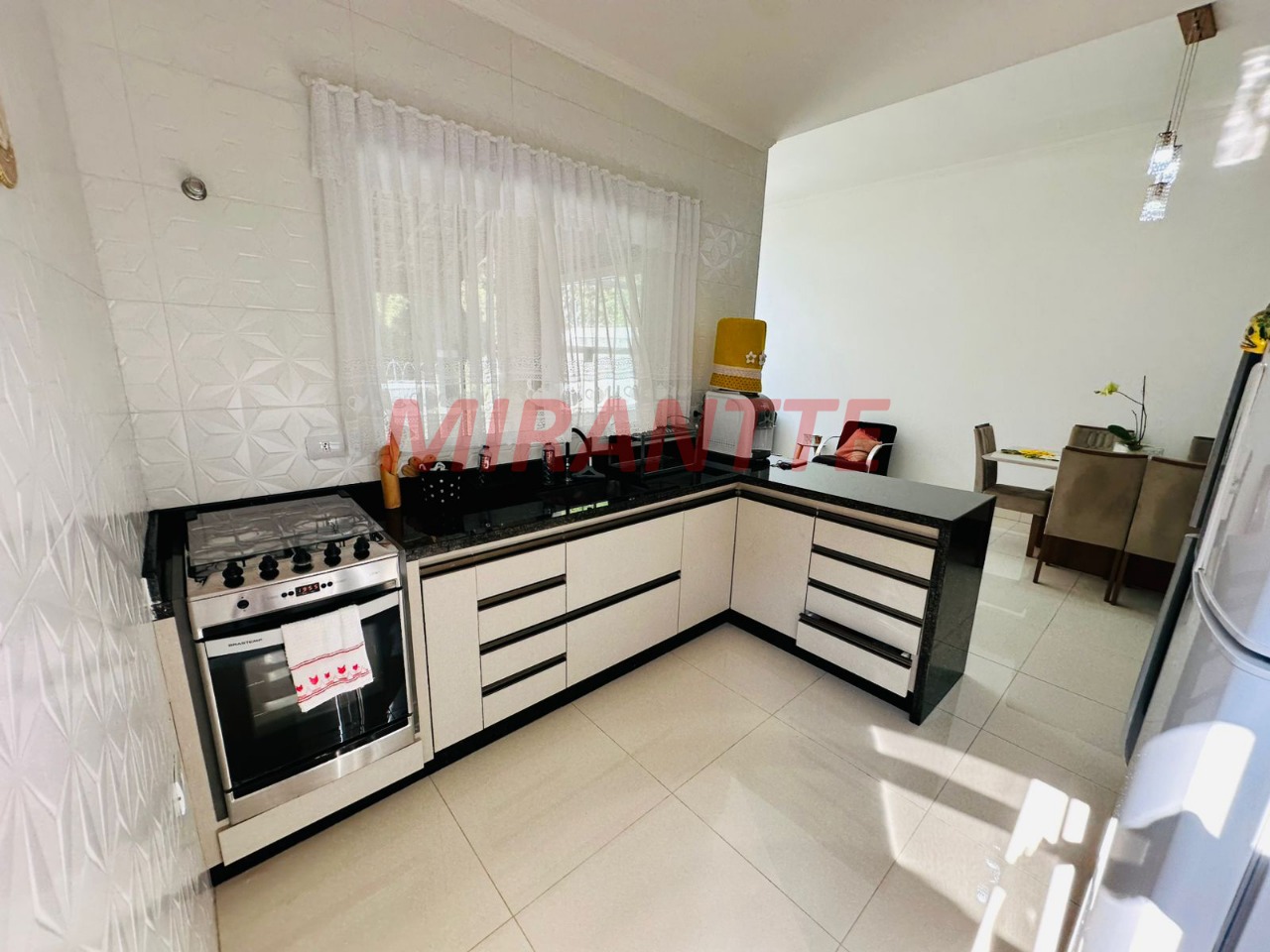 Cond. fechado de 148m² com 3 quartos em Canjica (Terra Preta)