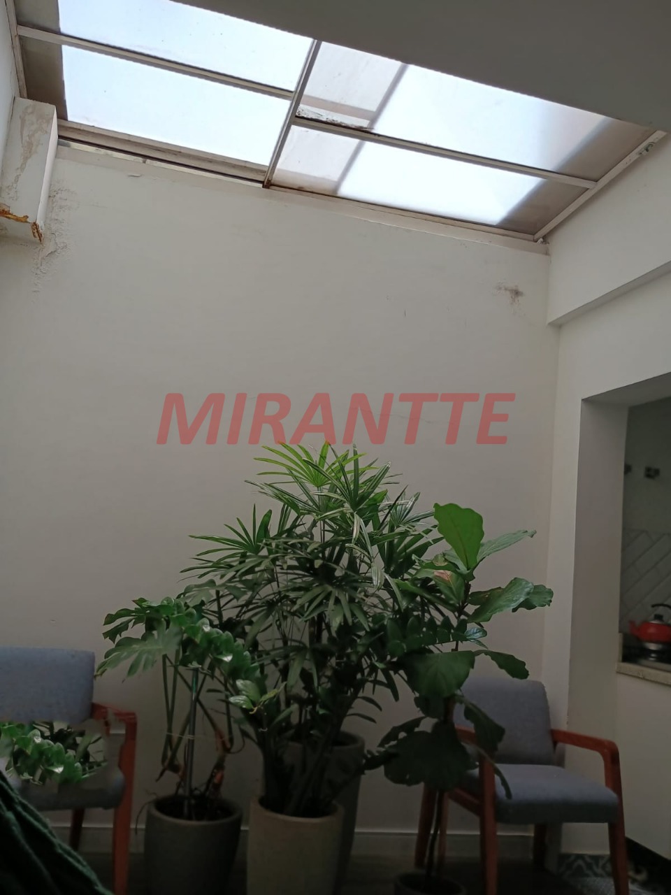 Cond. fechado de 242m² com 3 quartos em Santa Teresinha