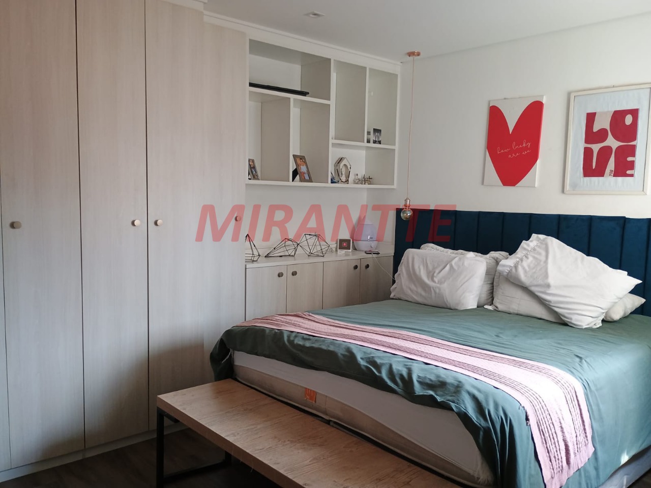 Cond. fechado de 242m² com 3 quartos em Santa Teresinha