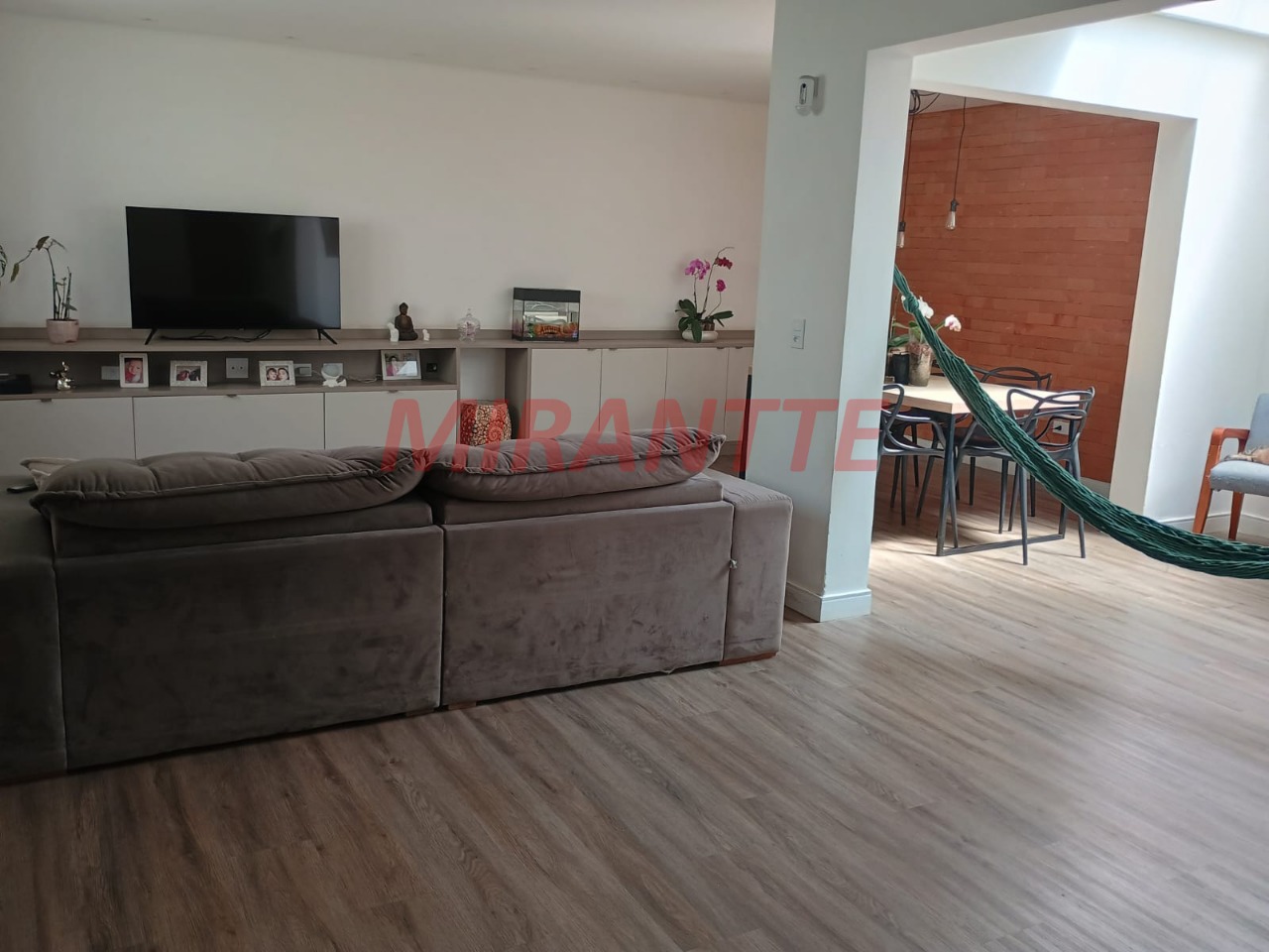 Cond. fechado de 242m² com 3 quartos em Santa Teresinha
