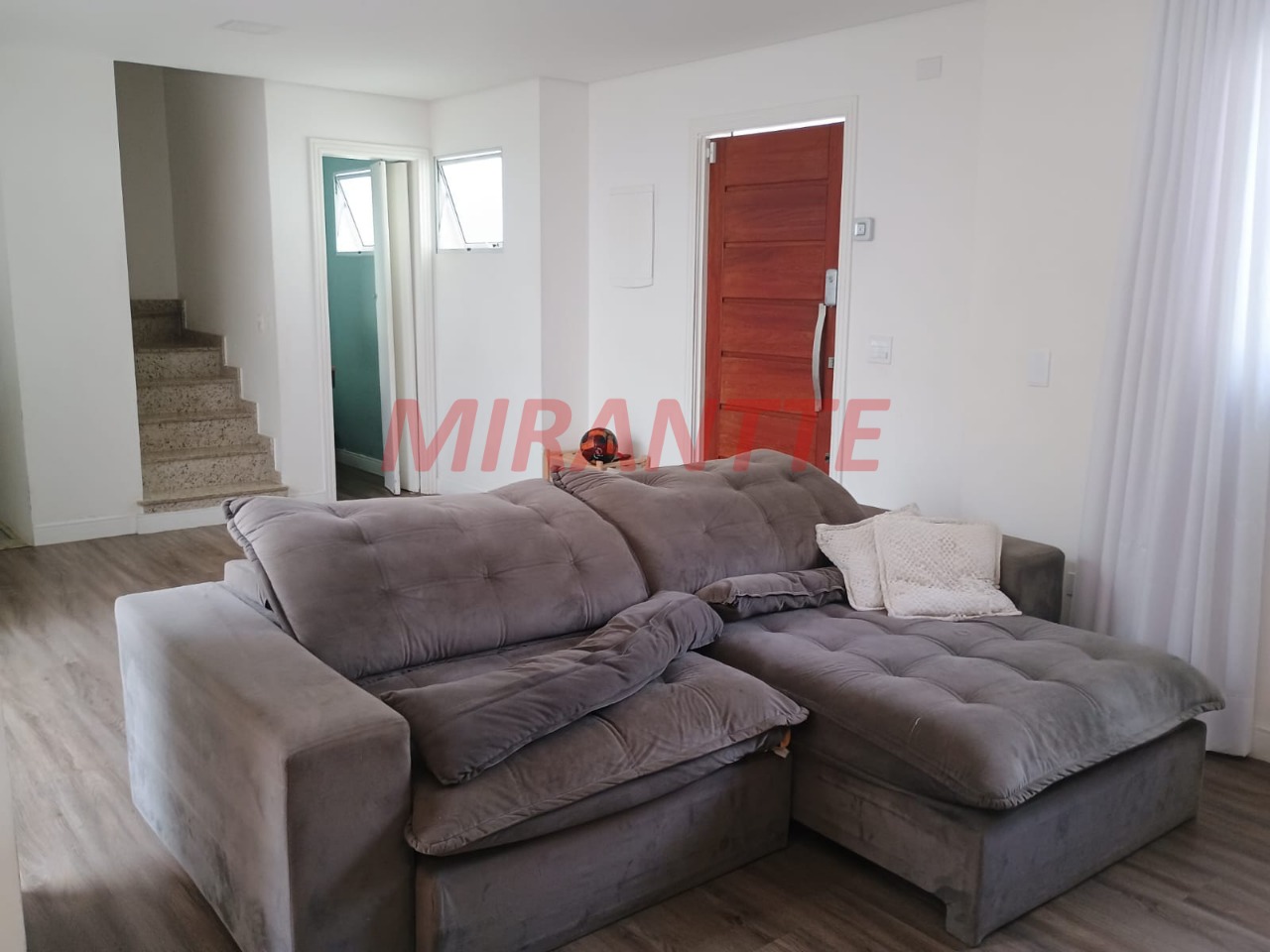 Cond. fechado de 242m² com 3 quartos em Santa Teresinha