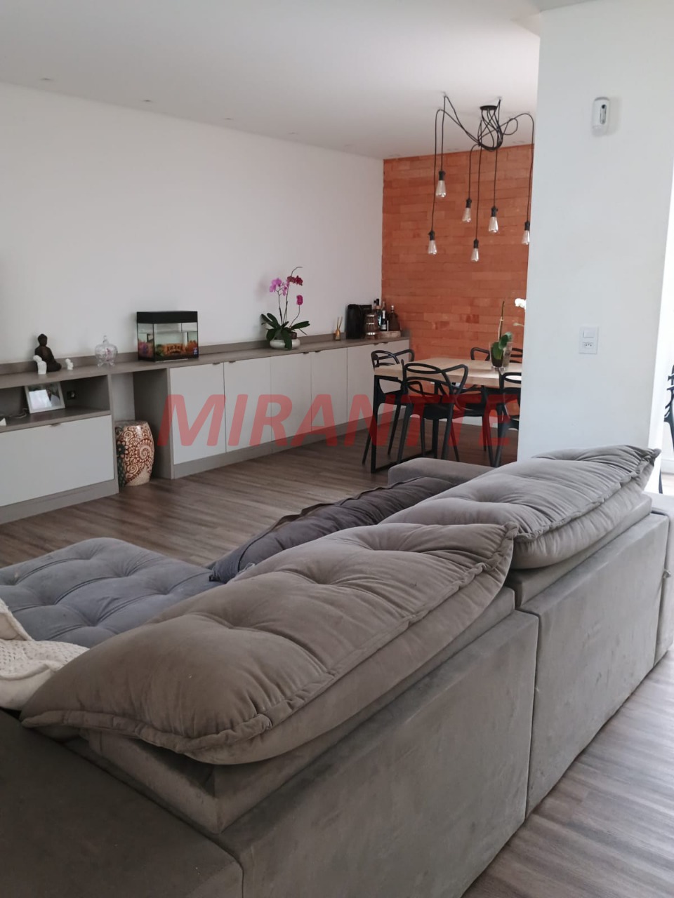 Cond. fechado de 242m² com 3 quartos em Santa Teresinha