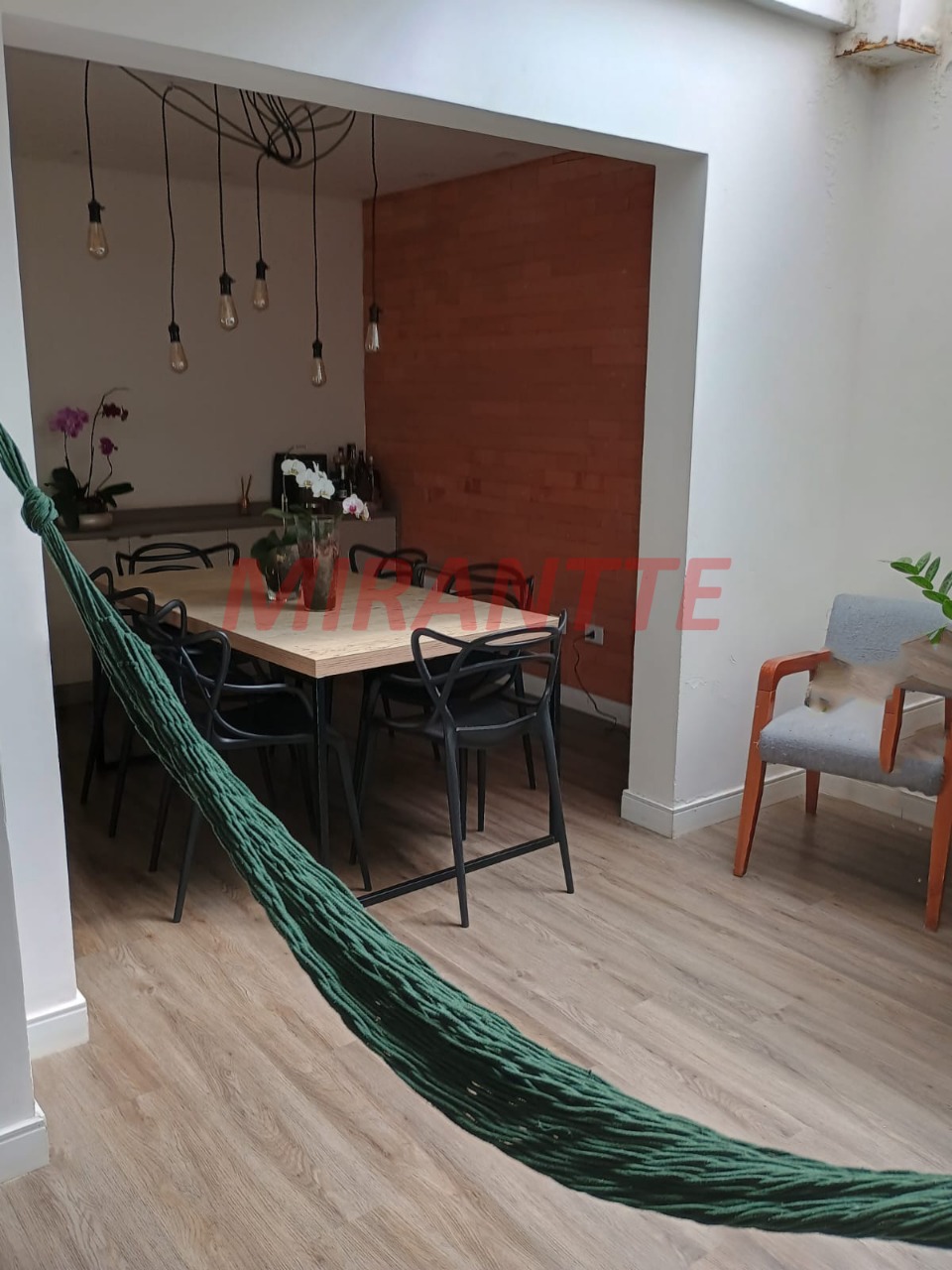 Cond. fechado de 242m² com 3 quartos em Santa Teresinha