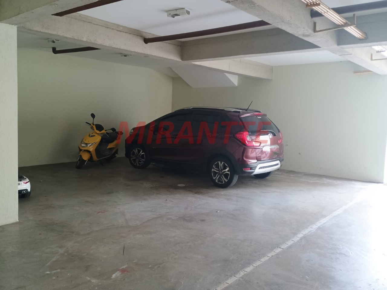 Cond. fechado de 242m² com 3 quartos em Santa Teresinha