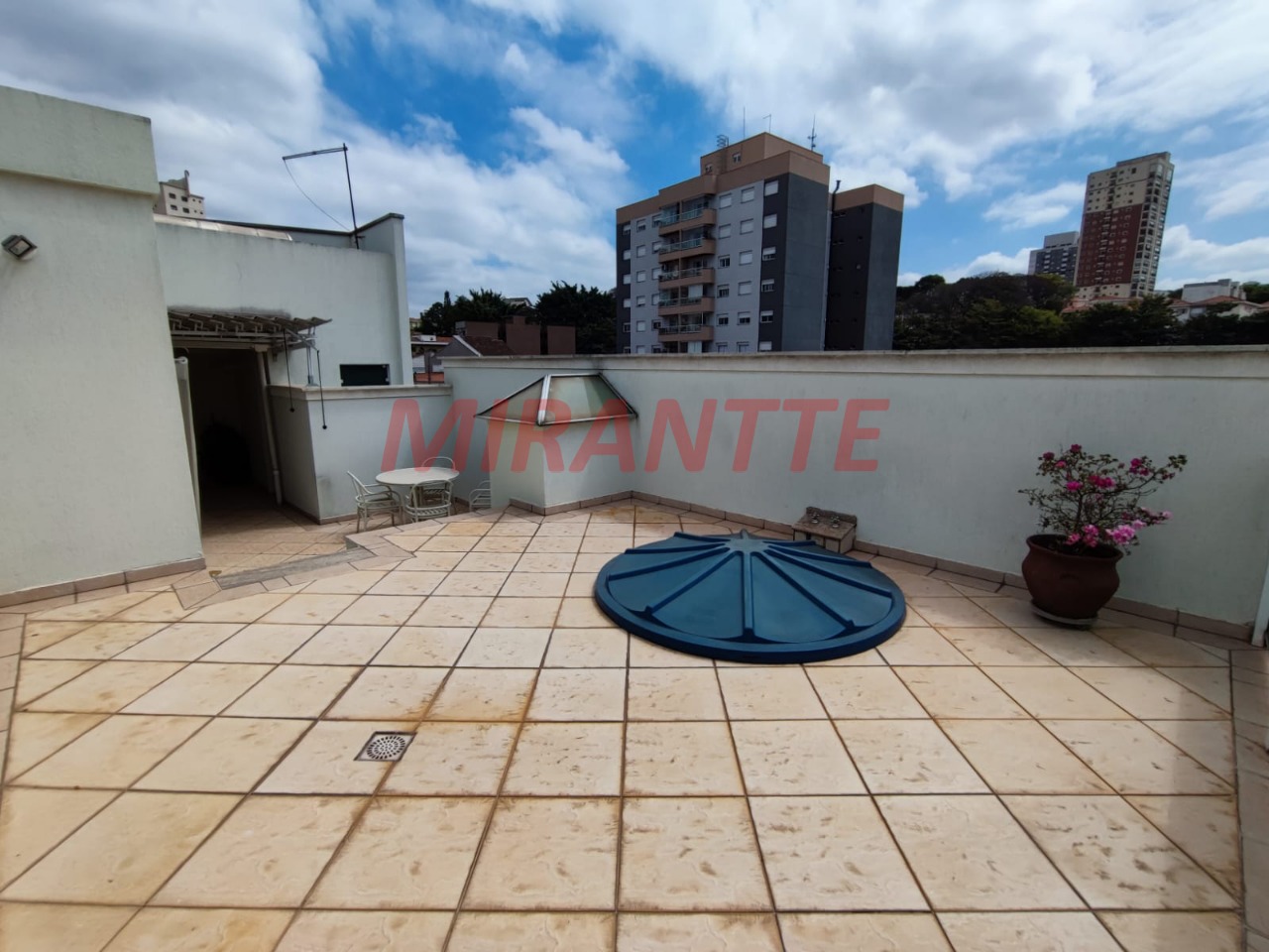 Cond. fechado de 199.11m² com 3 quartos em Jardim São Paulo