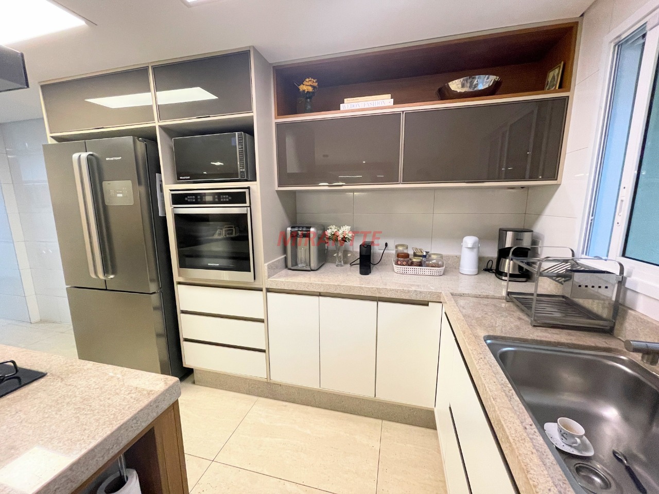 Sobrado de 240m² com 3 quartos em Santa Terezinha